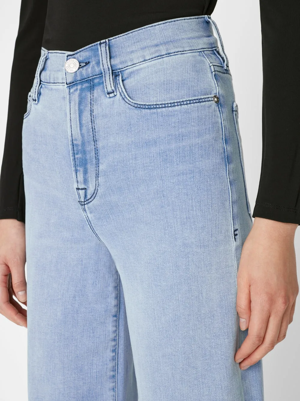 Le Palazzo Crop - Yorba